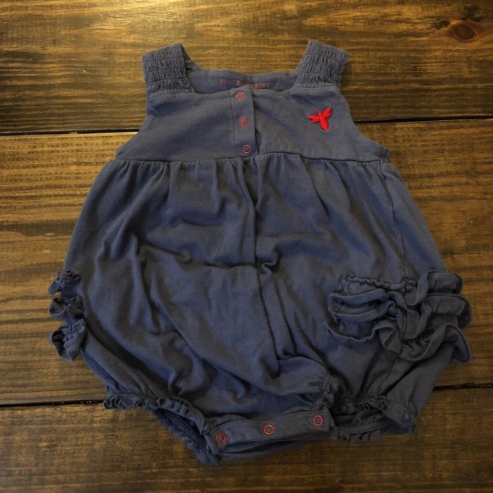 Burts Bee's bubble roper with ruffles 6-9 months